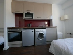 Modern Studio Flat to let on Holiday Let/Short-Let thumb-22078