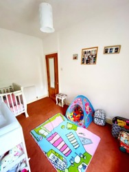 Short Term Let - 3 Bed House with a Garden thumb-22106
