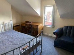 House to Let (5 Bedroom Student Accommodation) thumb-22170