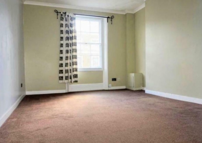 One Bedroom Flat to Let in Gravesend  4