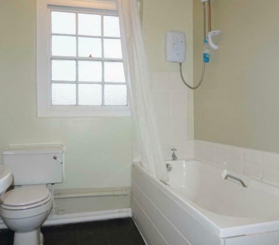 One Bedroom Flat to Let in Gravesend  6