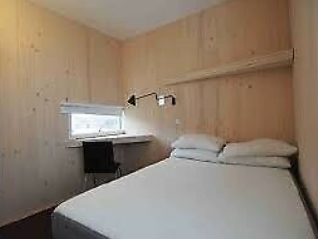 1 Bed Self Contained Flat Close to Town Centre  3