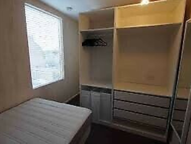 1 Bed Self Contained Flat Close to Town Centre  1
