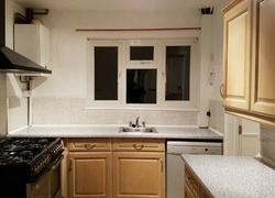A Four Bedroom Semi-Detached House to Let in Croydon thumb-22326