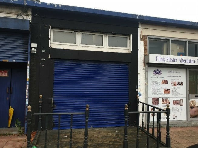 Workshop with Shop Front to Let  1
