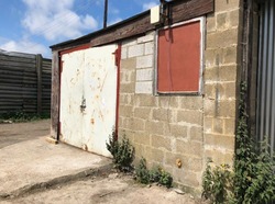 Commercial Unit and Garage to Let