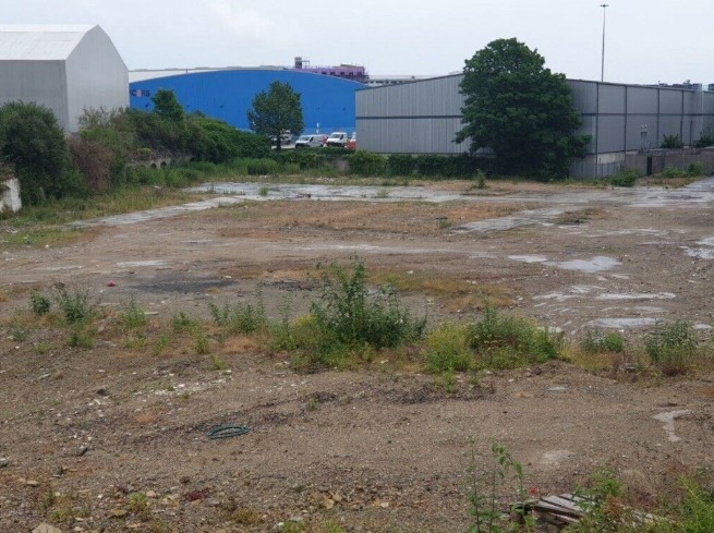 Large Yard 18,000 Square Metre for Rent  0