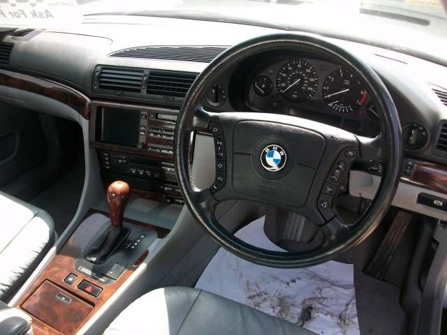  1998 BMW 7 Series 735i V8 4dr  5