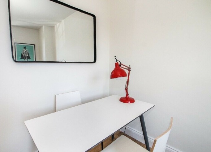 Gorgeous Recently Refurbished One Bedroom Apartment  4