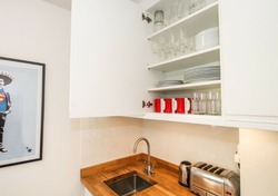 Gorgeous Recently Refurbished One Bedroom Apartment