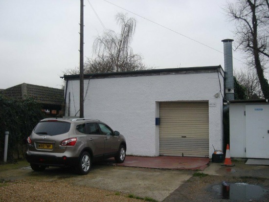 Stanwell, Heathrow, 700sq ft Warehouse/ Office for Sale