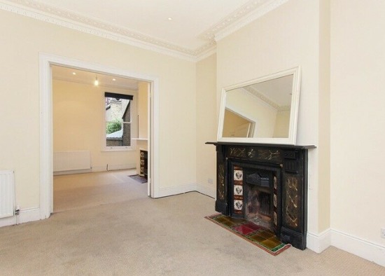 A Beautifully Presented Four Bedroom Freehold Terraced House  5