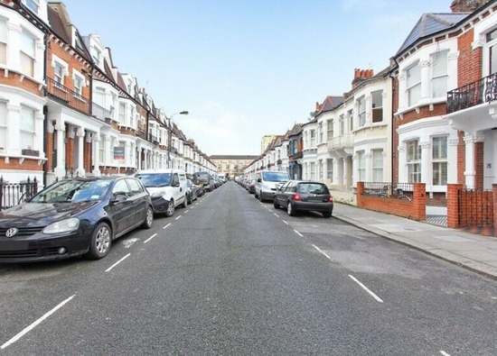 A Beautifully Presented Four Bedroom Freehold Terraced House  14