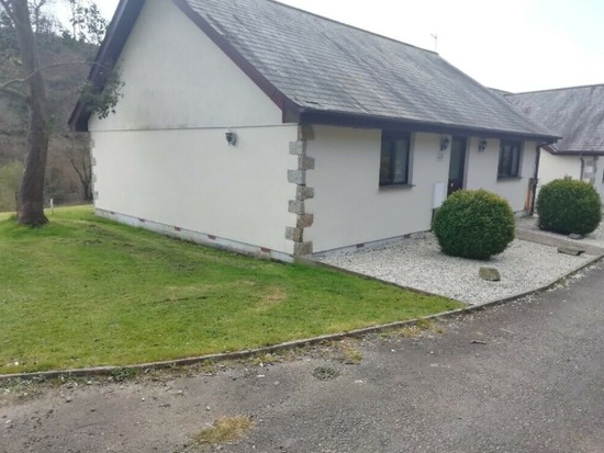 Cornwall. Large 2 bed luxury Bungalow. Freehold  0