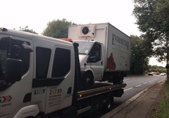 Car Recovery East London 24-7 Van Breakdown Vehicle Trucks Tow Towing Assistant Transporter Services  4