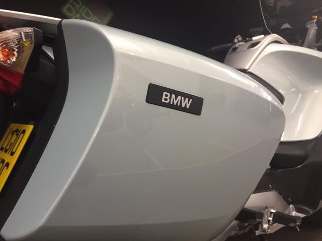  2010 BMW R1200RT SE  8