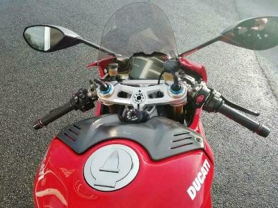  2018 Ducati Panigale V4 S thumb 9