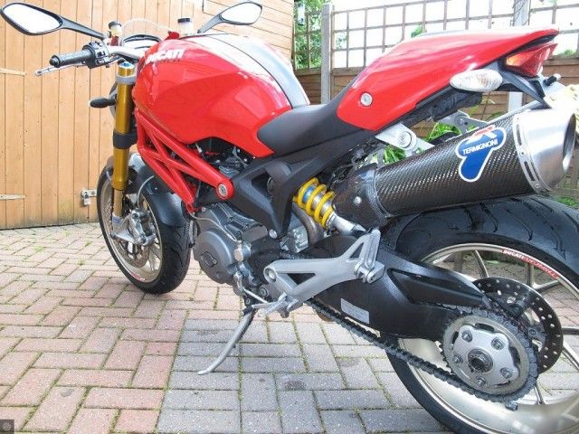  2009 Ducati Monster 1100  2