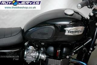  2015 Triumph Bonneville T100 865 thumb 5