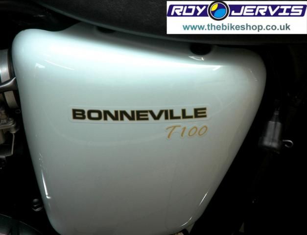  2010 Triumph Bonneville T100 865  8