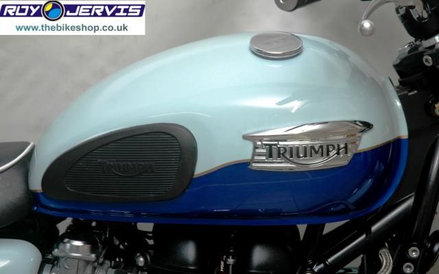  2010 Triumph Bonneville T100 865  4
