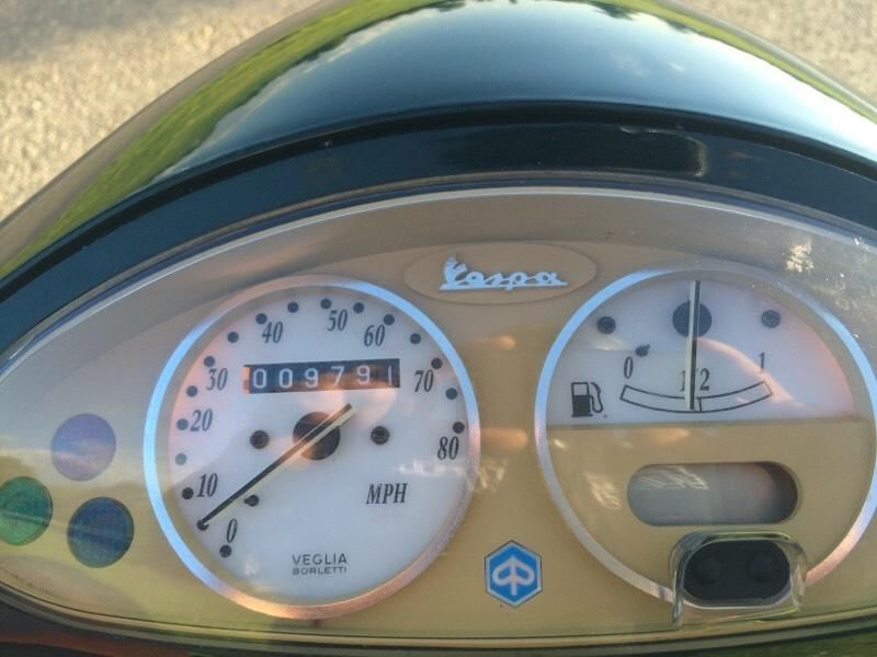  2000 Piaggio Vespa ET4 125cc low miles  4