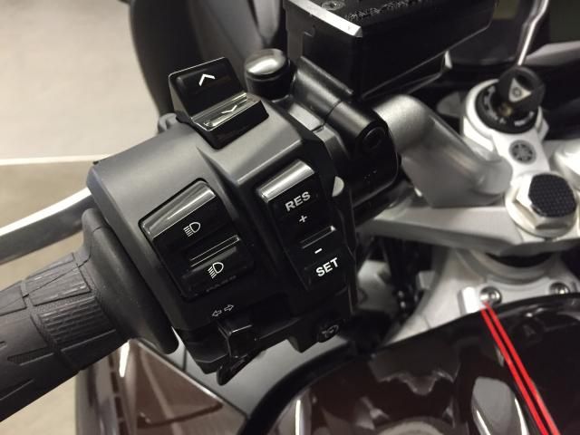  2015 Yamaha FJR 1300  4