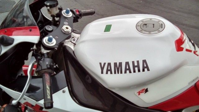  1998 Yamaha R1 1000  5