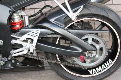  2004 Yamaha YZF R6 thumb 8