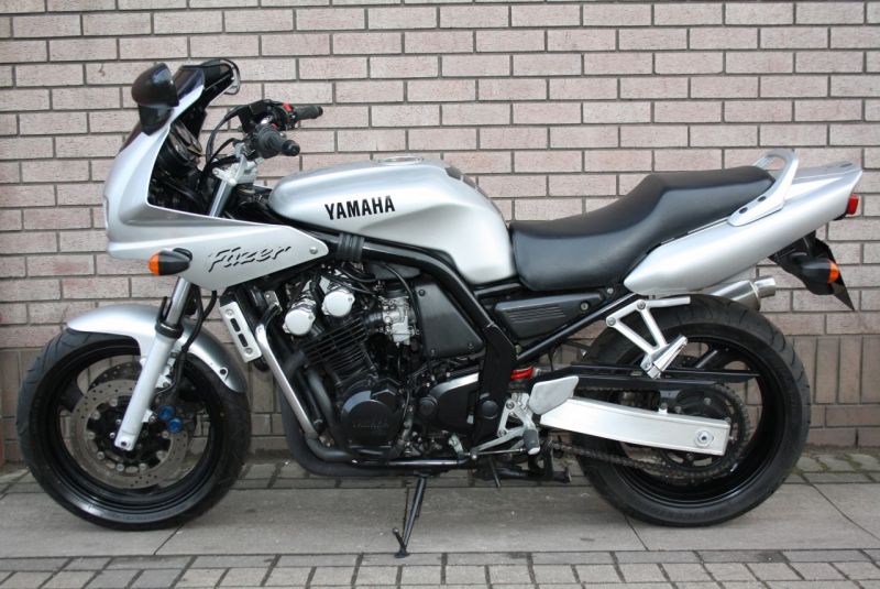  2000 Yamaha FZS600 Fazer  2