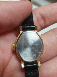 Lovely Vintage 1960’s Ladies Oval Small British Made Timex Bracelet Watch thumb-309
