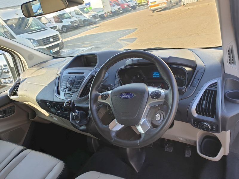  2017 Ford Tourneo Custom 310 L2 2.0TDCi  6