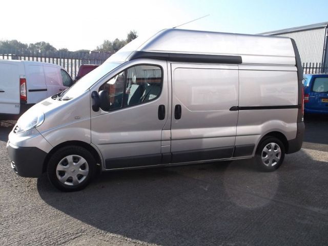  2010 Renault Trafic 2.0 DCI  1