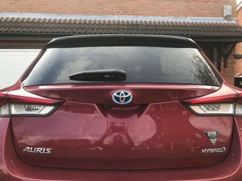  2017 Toyota Auris Hybrid GB 25 Special Edition  3