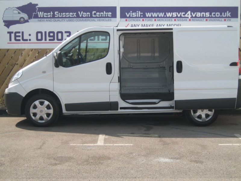  2012 Renault Trafic 2.0DCi  3