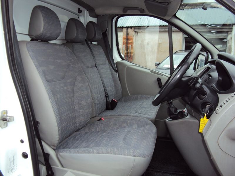  2011 Renault Trafic 2.0dCi  4