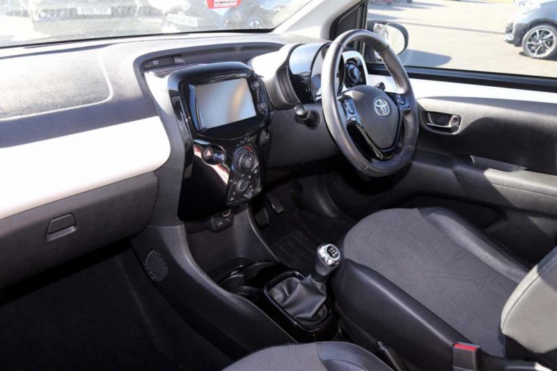  2015 Toyota Aygo VVT-I X-PRESSION  2