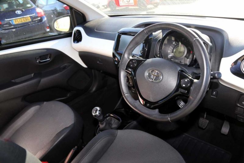  2015 Toyota Aygo VVT-I X-PRESSION  4