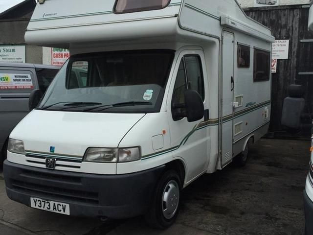  2001 Autohomes Way Finder Equips Rear Lounge 1.9 TDO  1