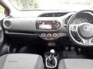 2015 Toyota Yaris ICON D-4D thumb 7