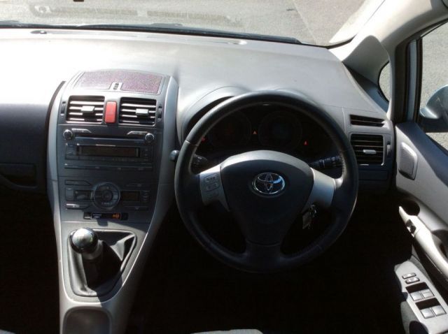  2008 Toyota Auris 1.6 TR VVT-I 5d  7
