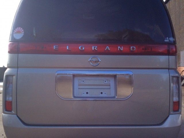  2002 Nissan Elgrand  3