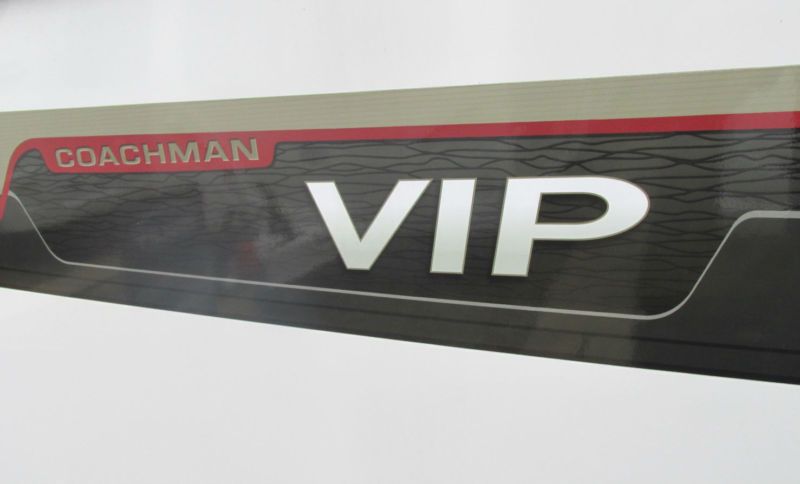  2014 Coachman VIP 520/4  2