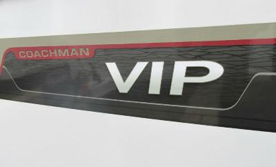 2014 Coachman VIP 520/4 thumb-38326