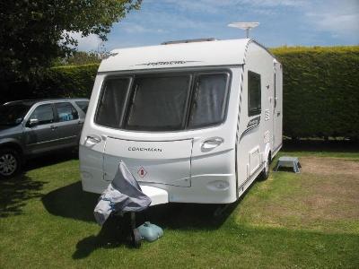  2010 Coachman Pastiche 460/2 touring caravan 2 berth thumb 2
