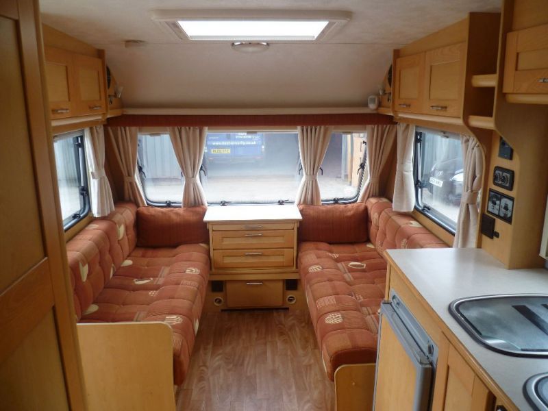  2007 Elddis Avante Fixed Bed Touring Caravan  3