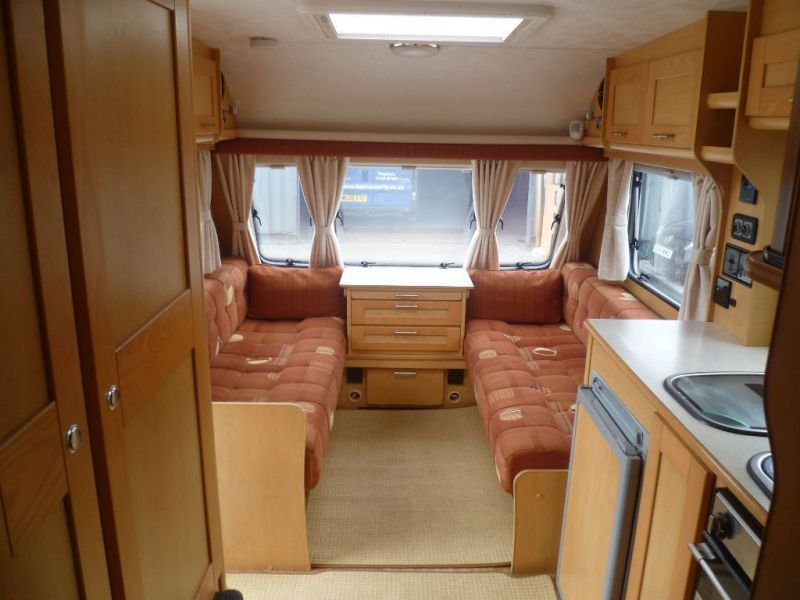  2007 Elddis Avante Fixed Bed Touring Caravan  4