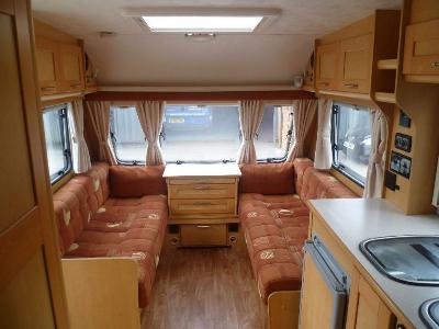  2007 Elddis Avante Fixed Bed Touring Caravan thumb 4