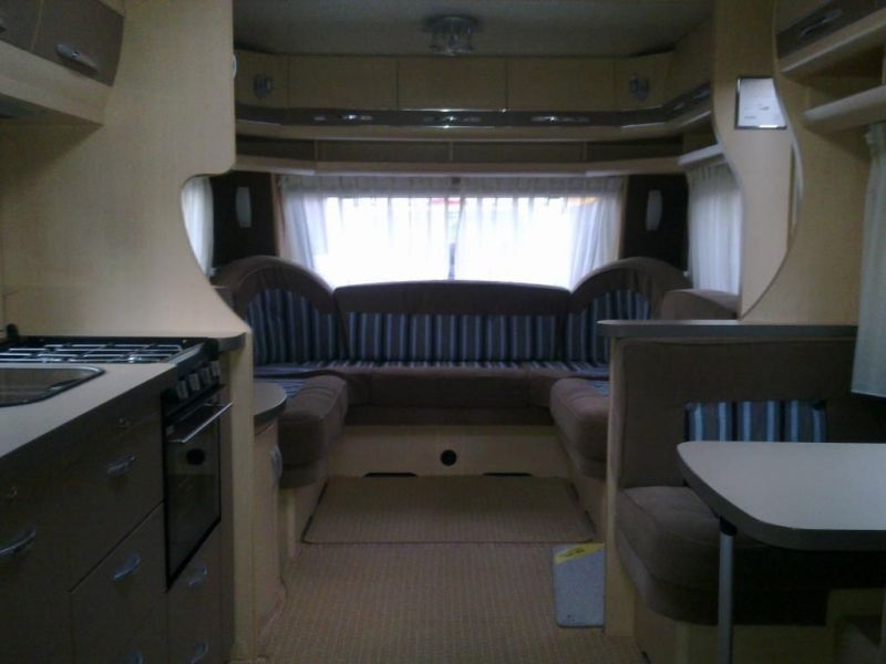  2011 Hobby Caravan 645 Vip Collection ( )  2
