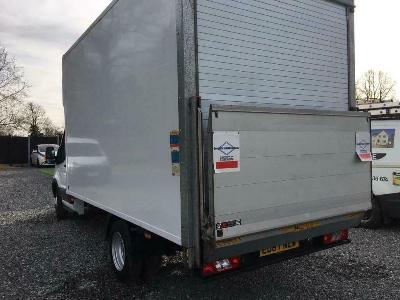  Ford Transit Luton With Tail Lift thumb 3